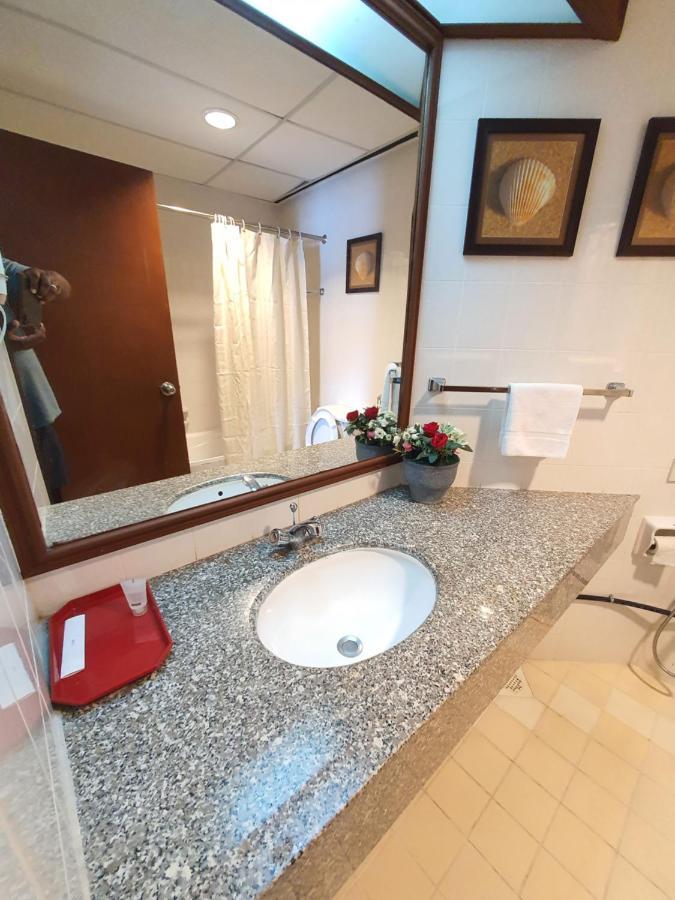 Seaview Deluxe Studio Couples Room S タンジュンブンガ エクステリア 写真