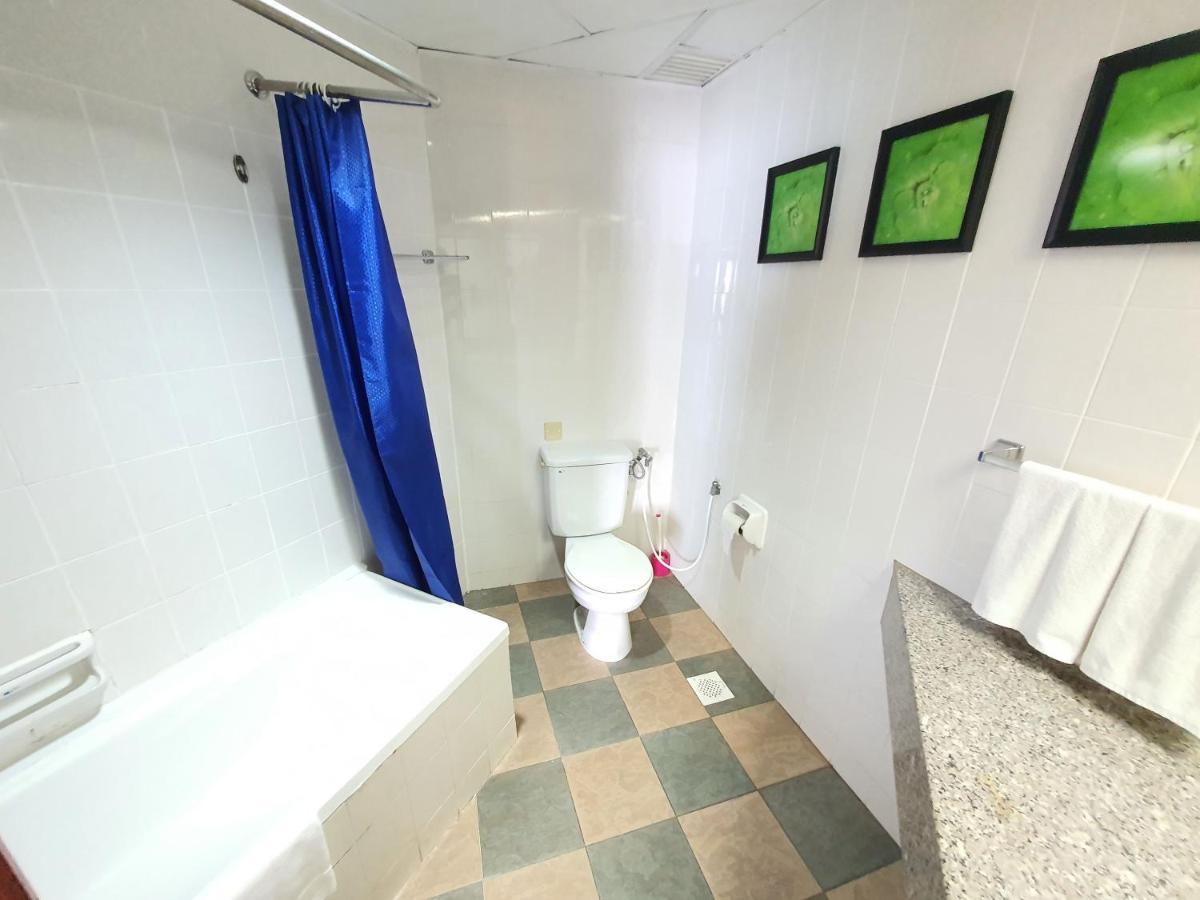 Seaview Deluxe Studio Couples Room S タンジュンブンガ エクステリア 写真