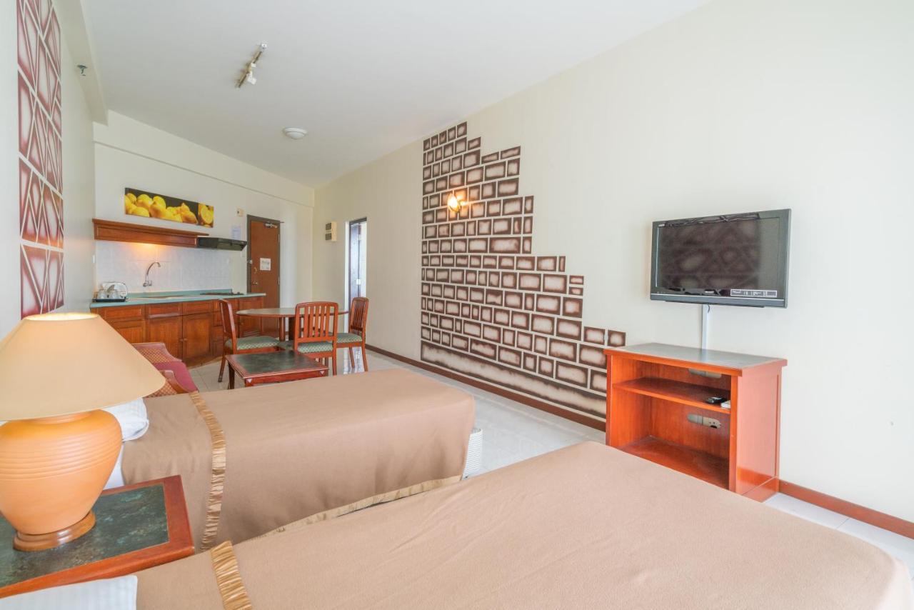 Seaview Deluxe Studio Couples Room S タンジュンブンガ エクステリア 写真